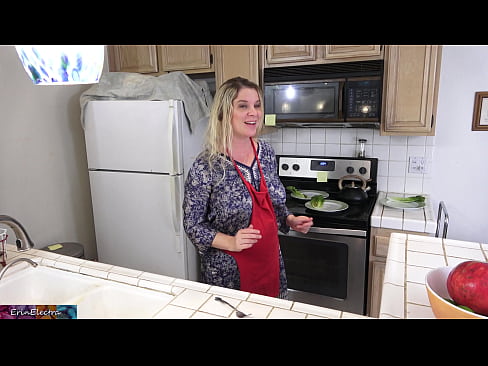 ❤️ Stepmom u munghje in cucina prima di a so data Pornografia russa à noi % co.fullsexmovs.ru% ﹏